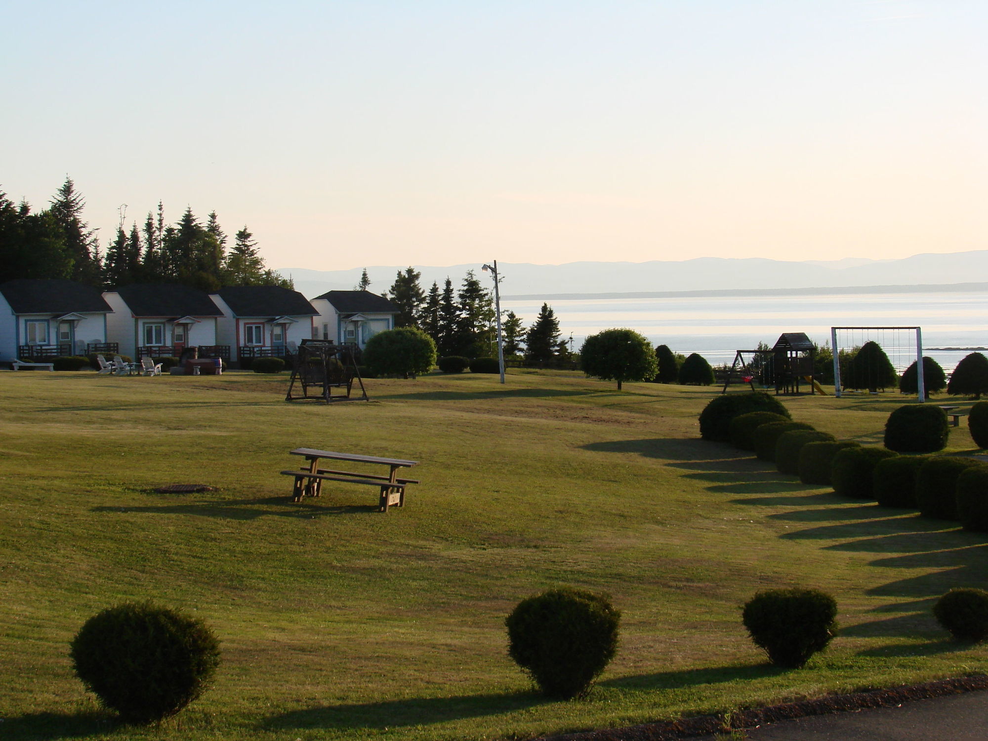 Motel Au Fleuve D'Argent Rivière-du-Loup Exterior foto