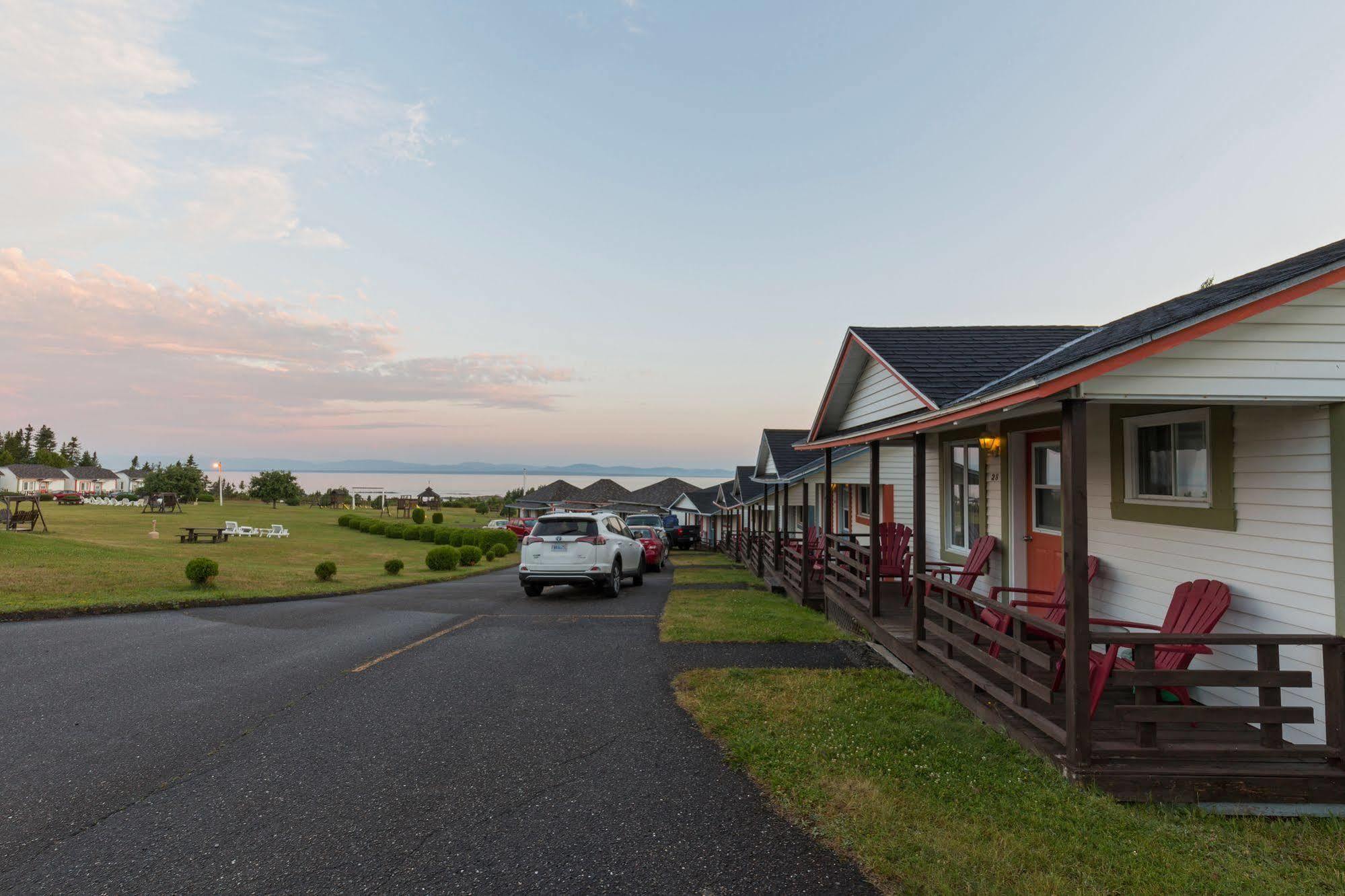 Motel Au Fleuve D'Argent Rivière-du-Loup Exterior foto