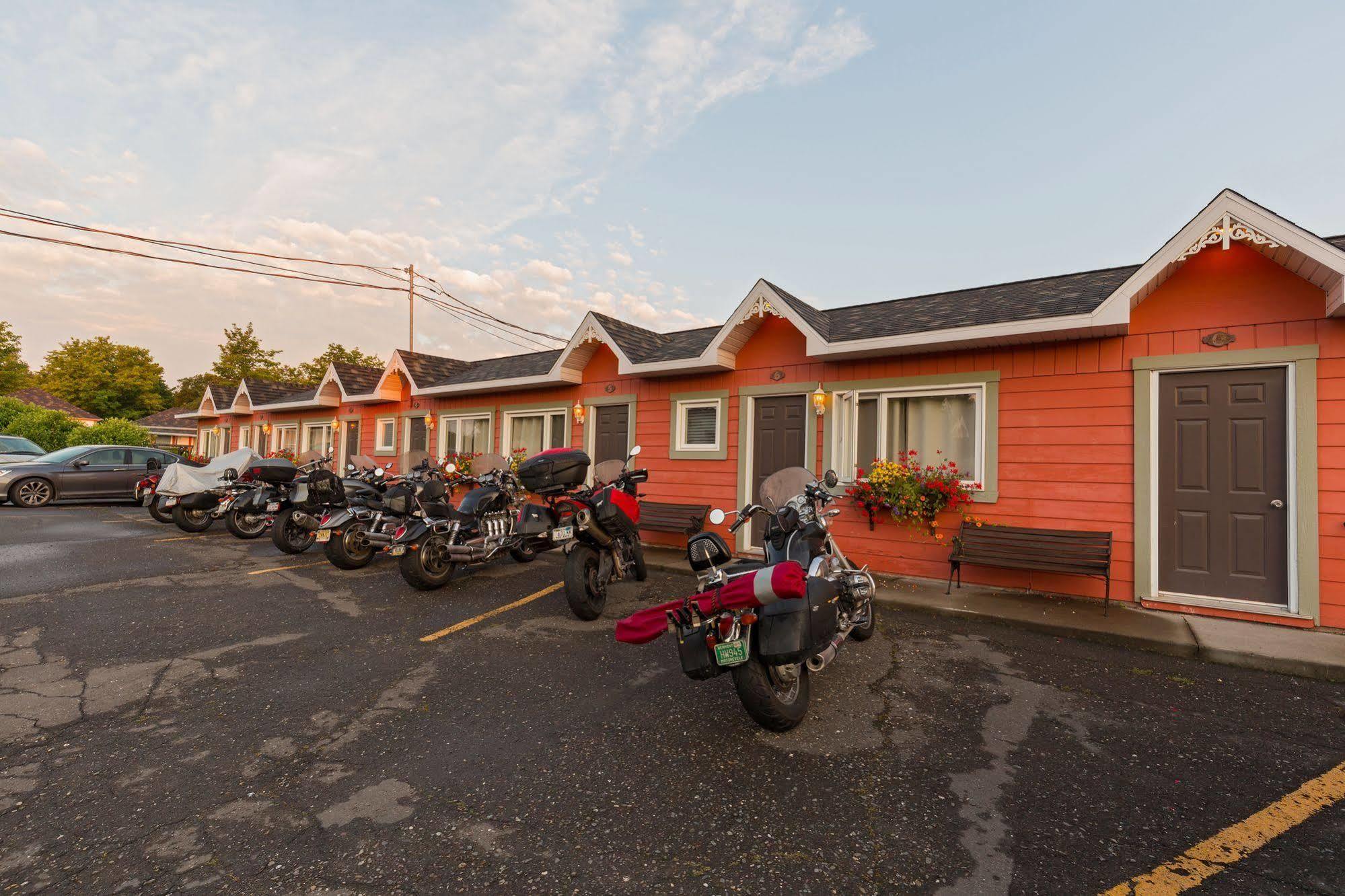 Motel Au Fleuve D'Argent Rivière-du-Loup Exterior foto